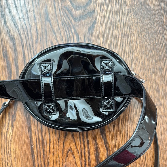 🛍️🛍️ SAM EDELMAN Black Patent Leather Belt Bag - Picture 3 of 4
